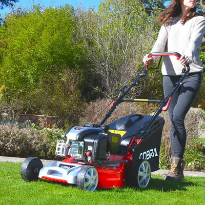 Battery cordless lawn mowers