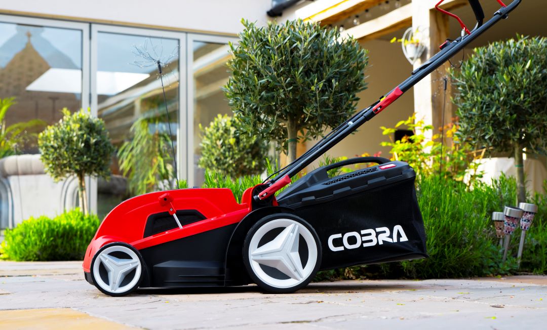 Cobra MX3440V 13