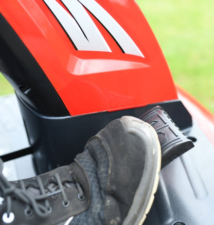 Cobra LT62HRL hydrostatic drive controls
